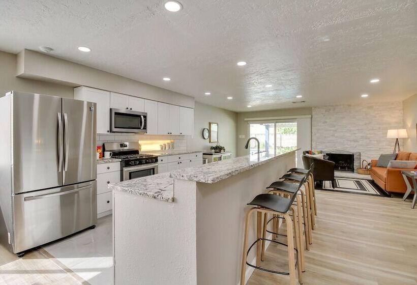 Albuquerque Oasis: Pool, Hot Tub & Putting Green!