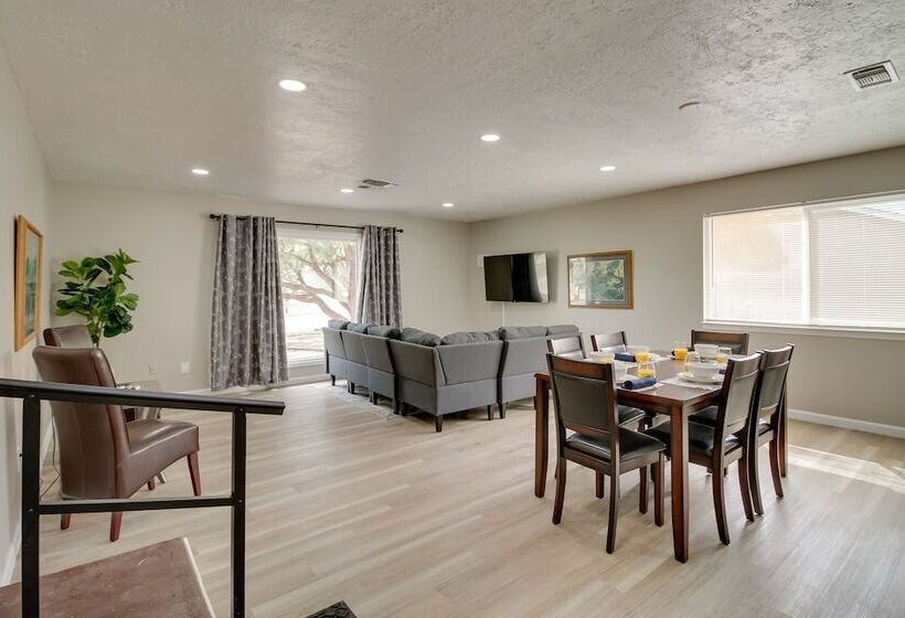 Albuquerque Oasis: Pool, Hot Tub & Putting Green!