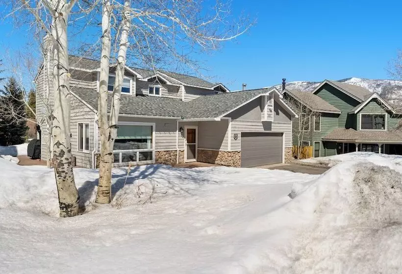Bighorn Lodge By Summit County Mountain Retreats