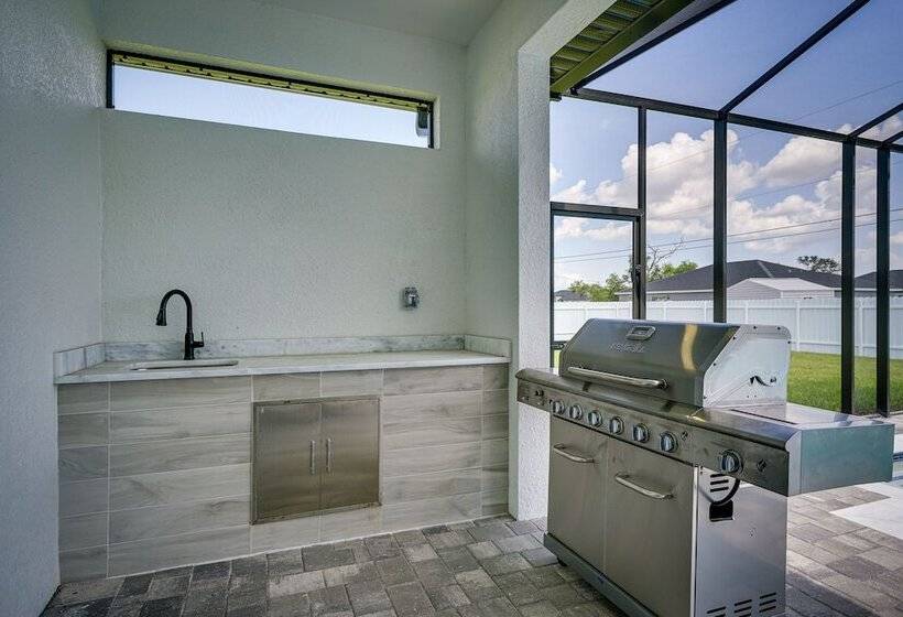 Furnished Lanai & Private Pool: Cape Coral Home