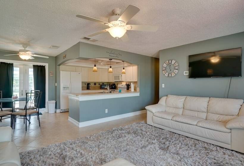 Cape Coral Vacation Home W/ Lanai & Private Pool!