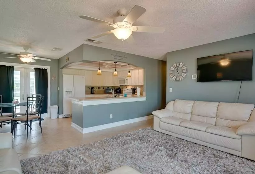 Cape Coral Vacation Home W/ Lanai & Private Pool!