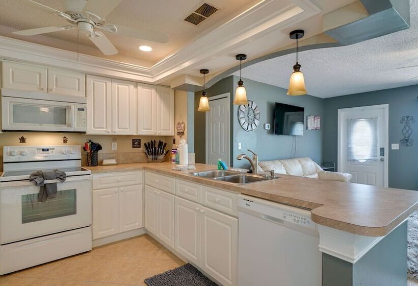 Cape Coral Vacation Home W/ Lanai & Private Pool!