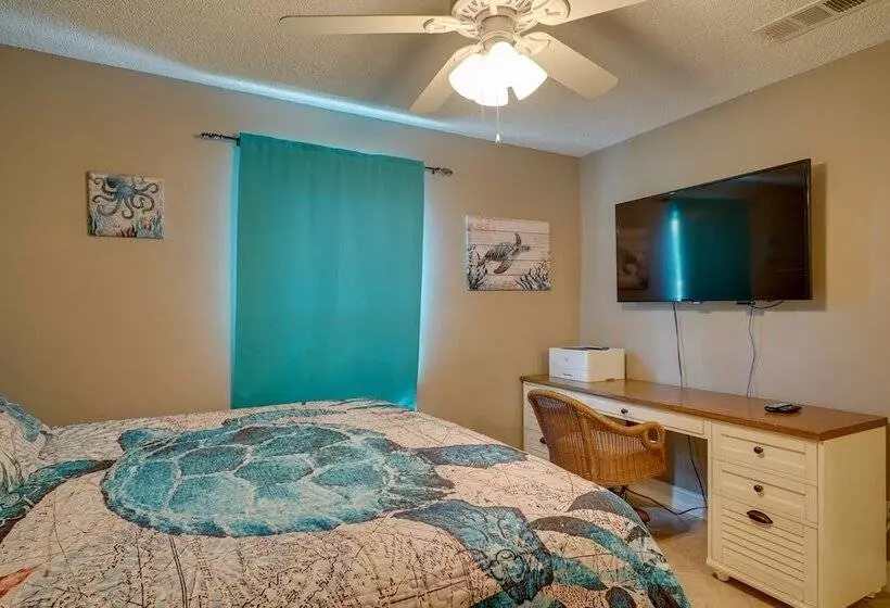 Cape Coral Vacation Home W/ Lanai & Private Pool!