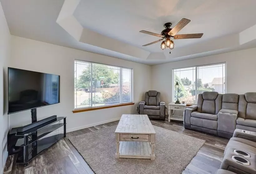 Charming Rogue Valley Home In Central Point!