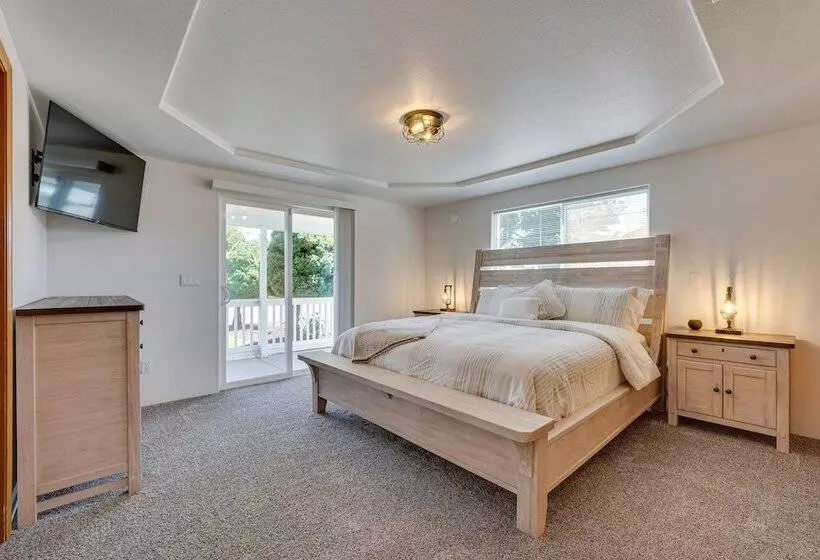 Charming Rogue Valley Home In Central Point!