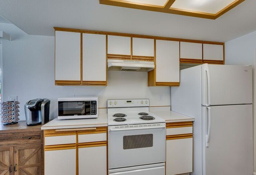 Charming Rogue Valley Home In Central Point!