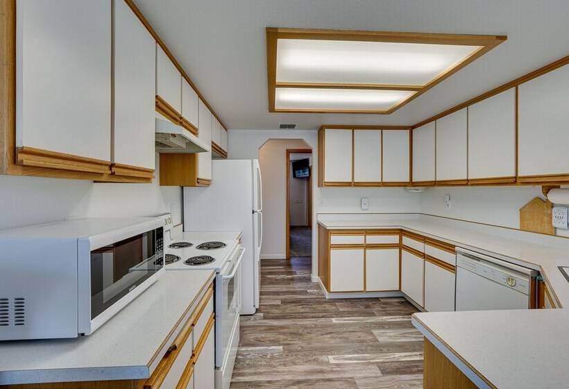 Charming Rogue Valley Home In Central Point!