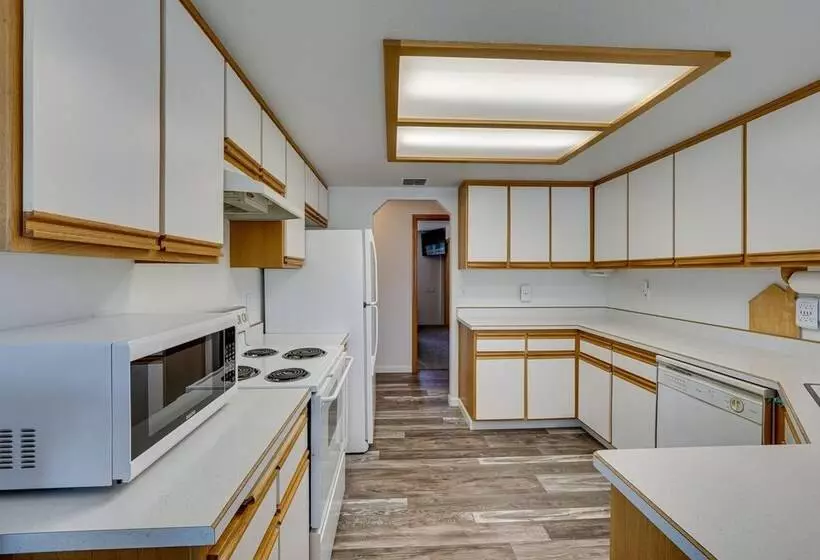 Charming Rogue Valley Home In Central Point!