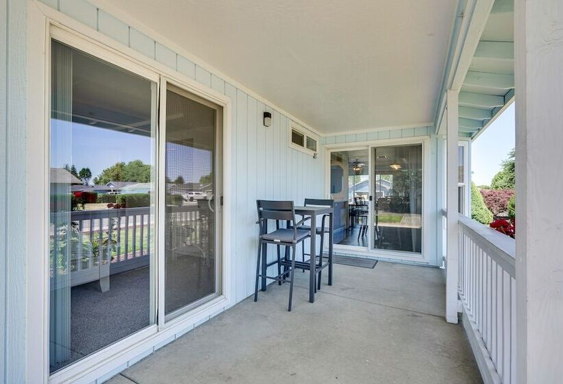 Charming Rogue Valley Home In Central Point!