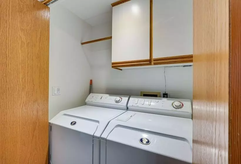 Charming Rogue Valley Home In Central Point!