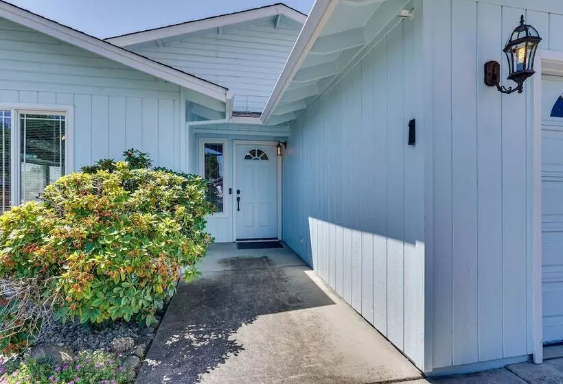 Charming Rogue Valley Home In Central Point!