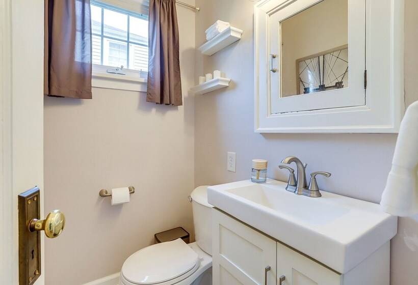 Charming South Bend Retreat ~ 1 Mi To Notre Dame!