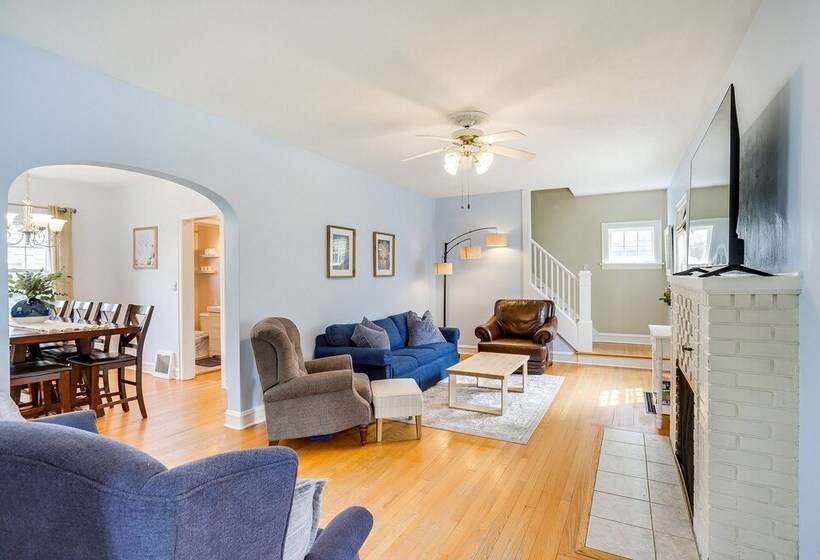 Charming South Bend Retreat ~ 1 Mi To Notre Dame!