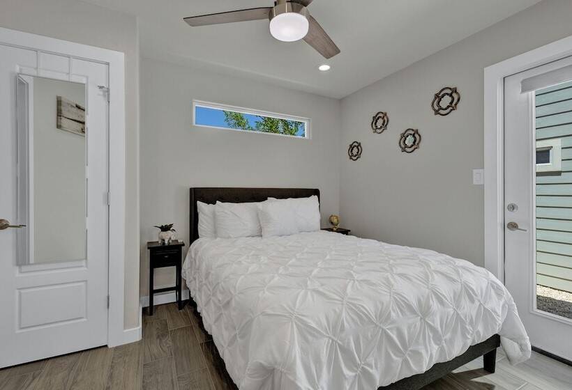 Cozi Combo Bbq Movie Lounge