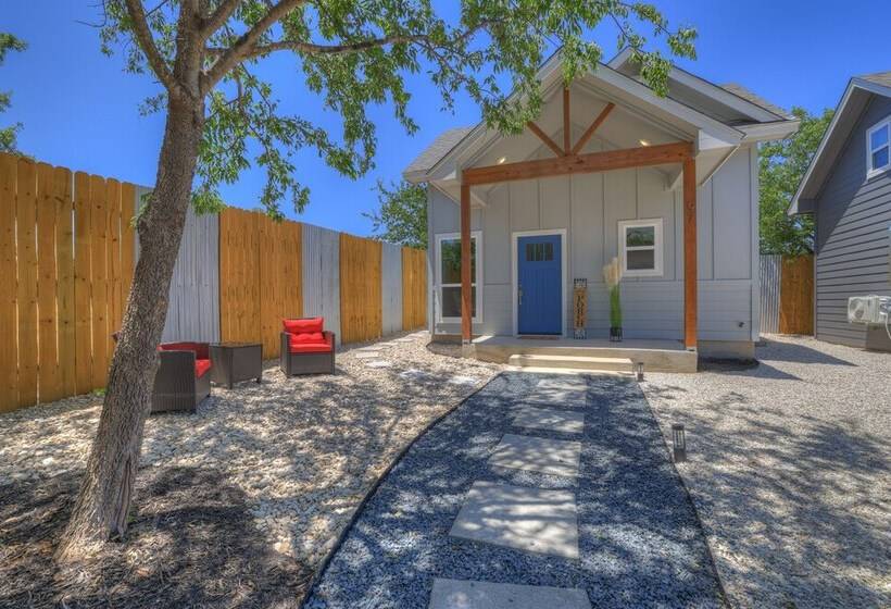 Cozi Combo Bbq Movie Lounge