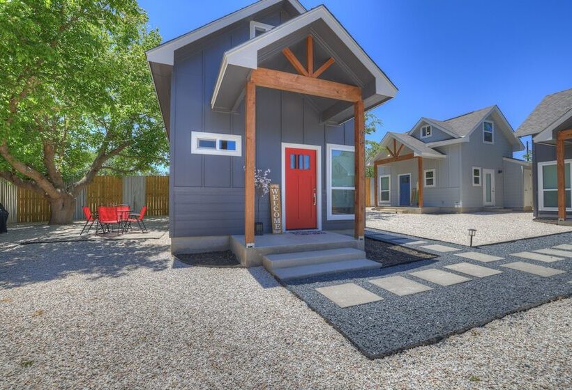 Cozi Combo Bbq Movie Lounge