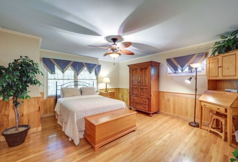 7 Mi To Beech Mountain Skiing: Home W/ Fire Pit