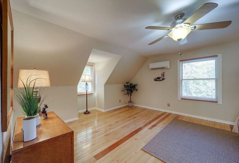 7 Mi To Beech Mountain Skiing: Home W/ Fire Pit