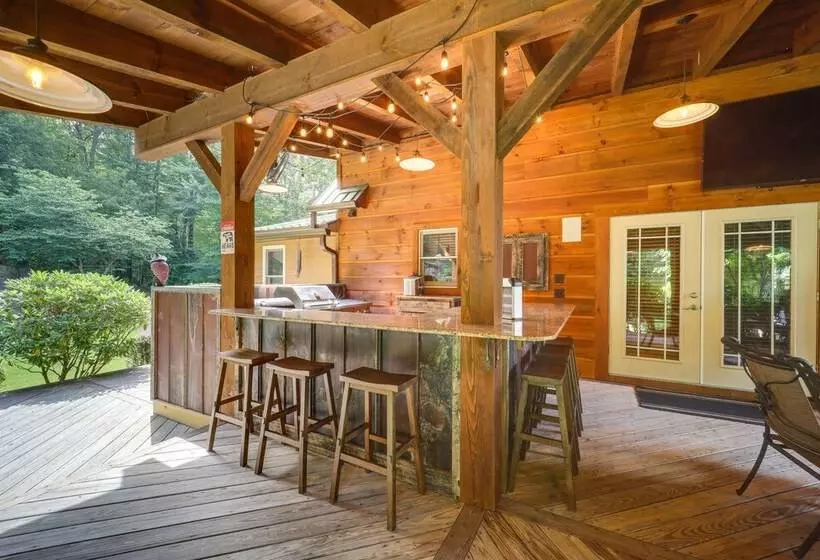 7 Mi To Beech Mountain Skiing: Home W/ Fire Pit