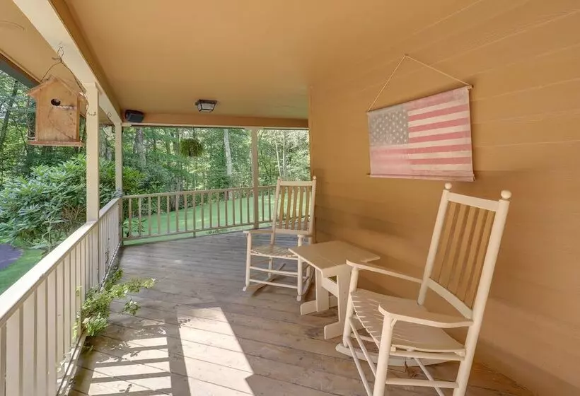 7 Mi To Beech Mountain Skiing: Home W/ Fire Pit