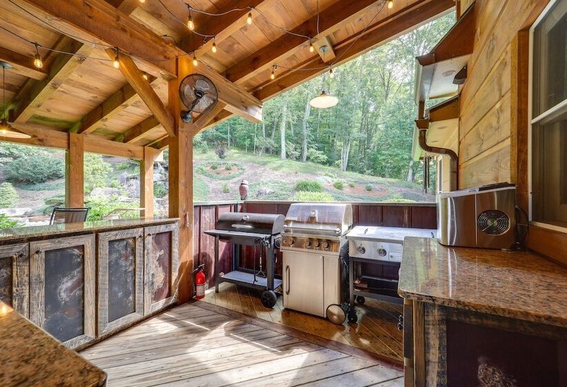 7 Mi To Beech Mountain Skiing: Home W/ Fire Pit