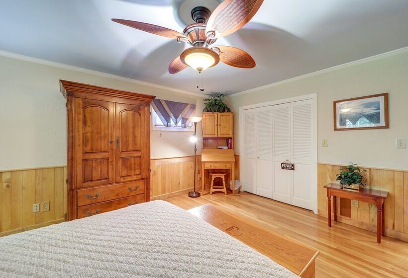 7 Mi To Beech Mountain Skiing: Home W/ Fire Pit