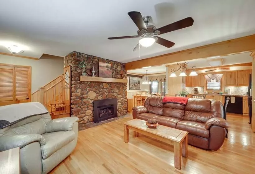 7 Mi To Beech Mountain Skiing: Home W/ Fire Pit