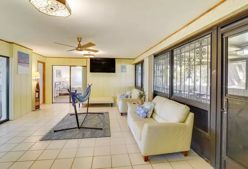 Family Friendly Home On Lake Tulane: Great Views!