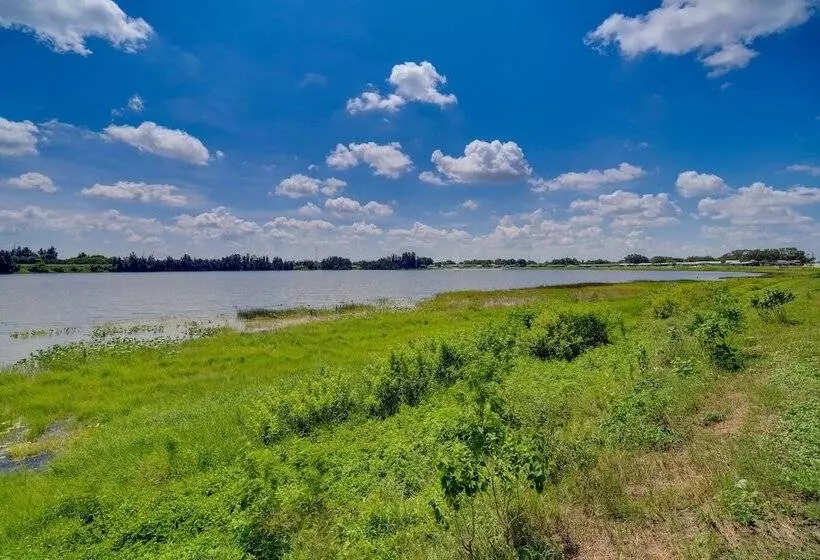 Family Friendly Home On Lake Tulane: Great Views!