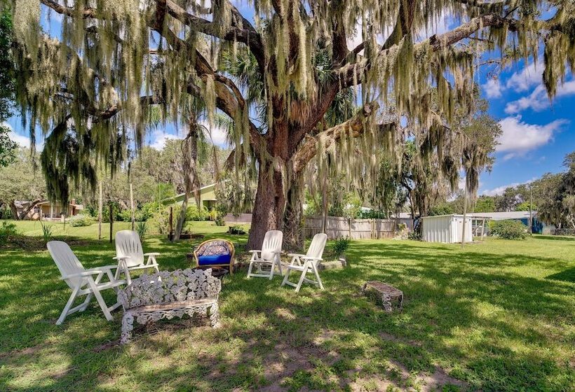 Family Friendly Home On Lake Tulane: Great Views!