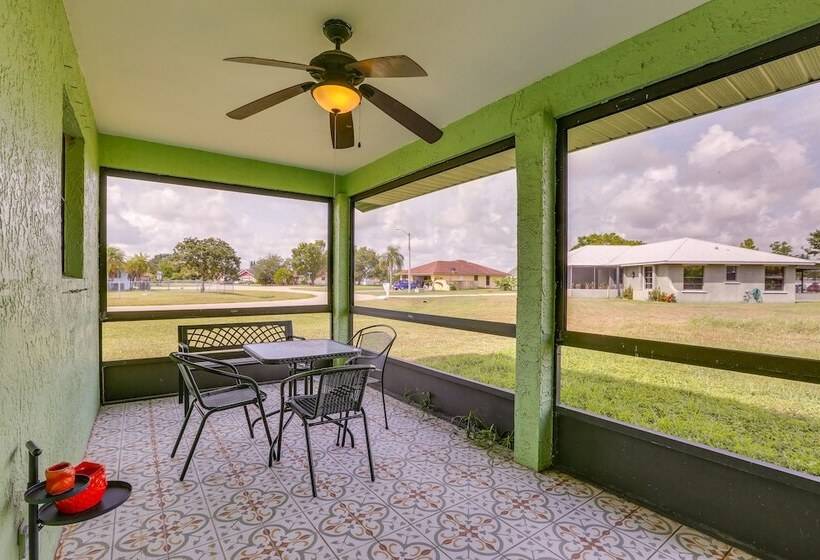 Family Friendly Lehigh Acres Home: Screened Porch!
