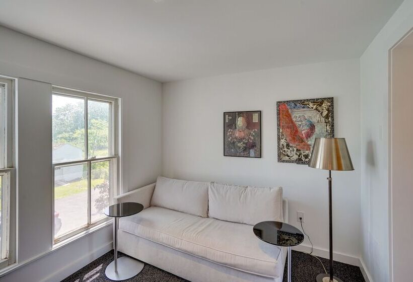 Historic Home In Coxsackie W/ Hudson River Views!