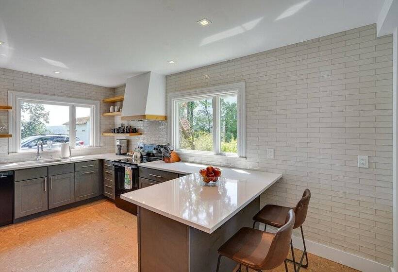 Historic Home In Coxsackie W/ Hudson River Views!