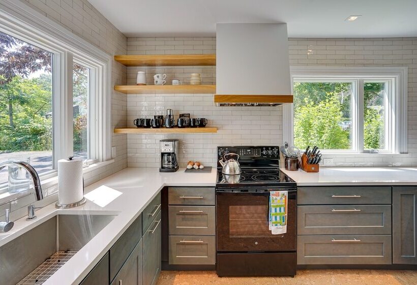 Historic Home In Coxsackie W/ Hudson River Views!