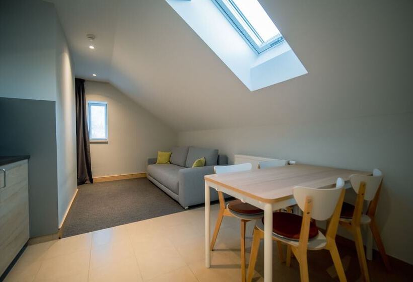 فندق Eleven Business & Sport