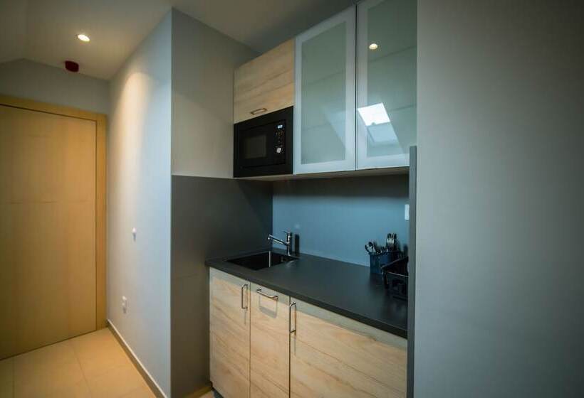 فندق Eleven Business & Sport