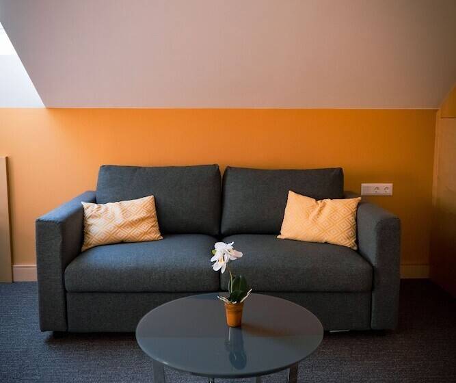 فندق Eleven Business & Sport