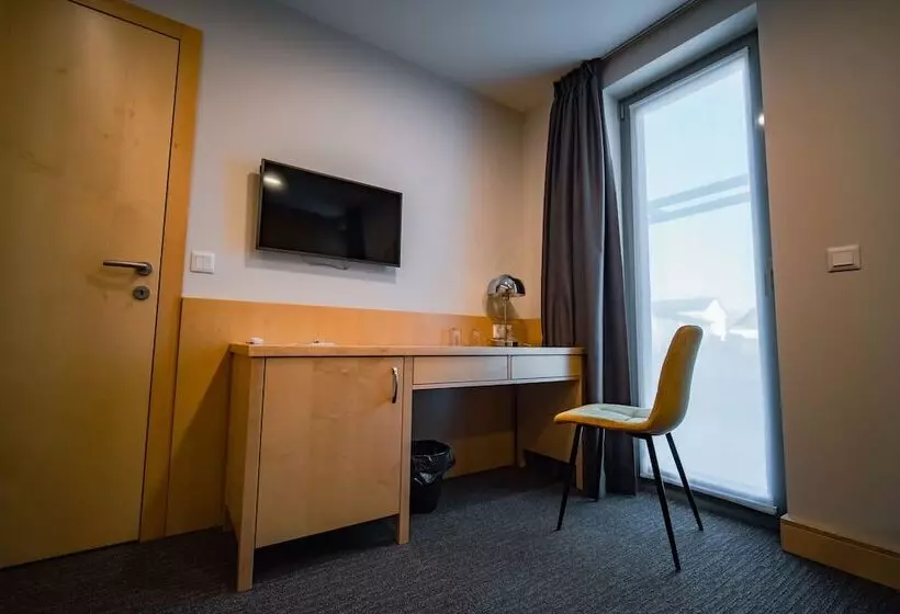 Hotelli Eleven Business & Sport