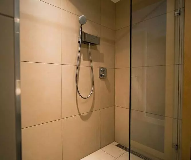 Hotelli Eleven Business & Sport