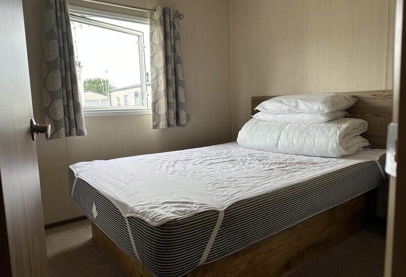 호텔 6 Berth Holiday Home At Seawick Holiday Park