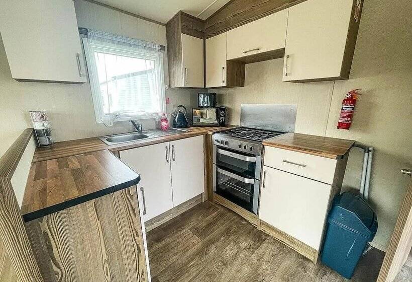 호텔 6 Berth Holiday Home At Seawick Holiday Park
