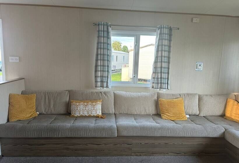 호텔 6 Berth Holiday Home At Seawick Holiday Park