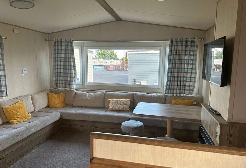 호텔 6 Berth Holiday Home At Seawick Holiday Park