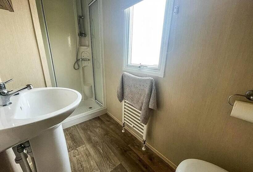 호텔 6 Berth Holiday Home At Seawick Holiday Park