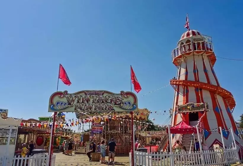 Hotelli 6 Berth Holiday Home At Seawick Holiday Park