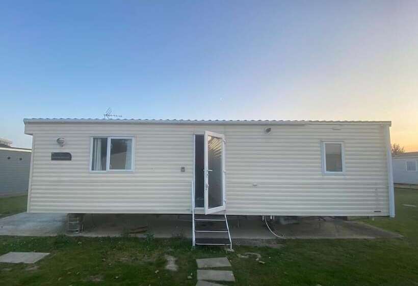 호텔 6 Berth Holiday Home At Seawick Holiday Park