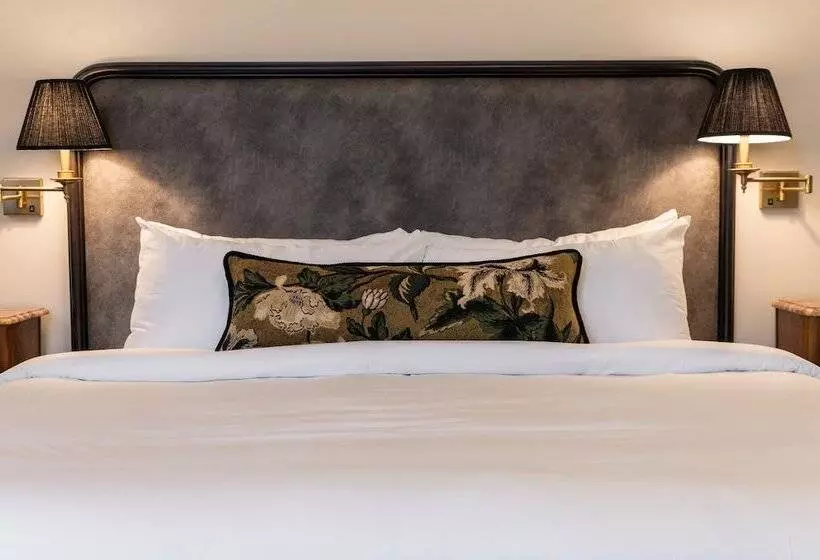ホテル The Avery