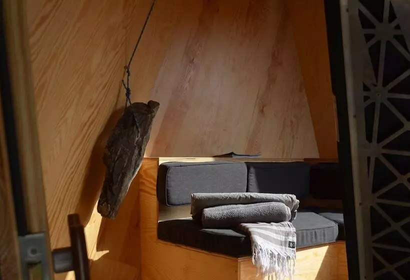 K4 Kudhva Treehouse Cabin With Sea View