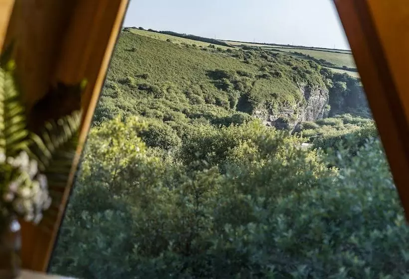 K4 Kudhva Treehouse Cabin With Sea View